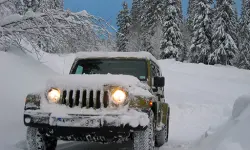 Offroad Snow Jeep Passenger Mountain Uphill Drivin