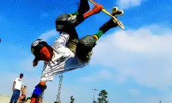 Free Style Skateboarders