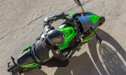 Kawasaki Ninja 650 Slide
